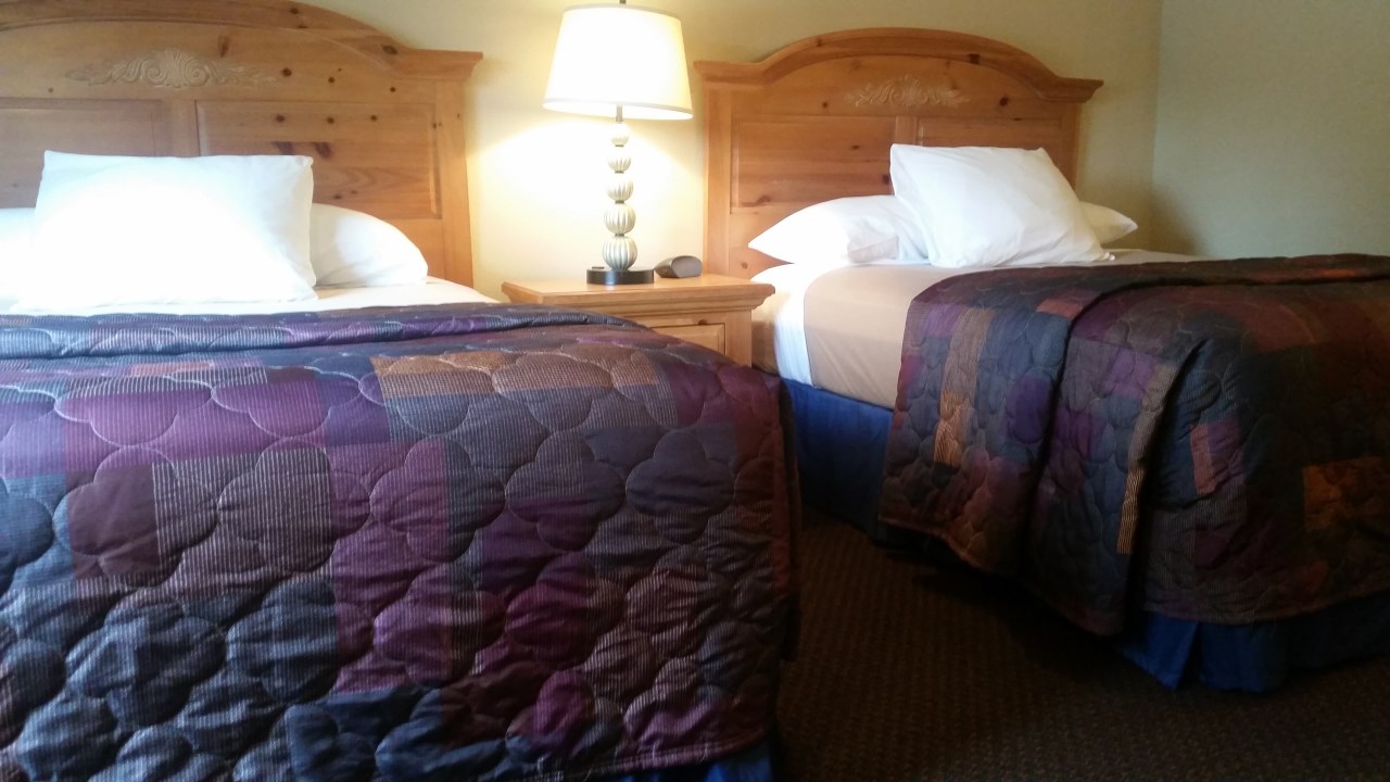 Double Full Room Lakeshore Inn & Suites