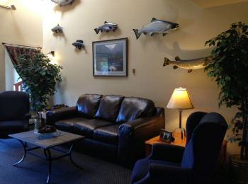 Lobby with Trophy fish Lakeshore Inn & Suites